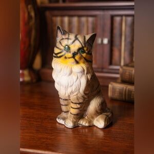 Vintage Hand Painted Ceramic Persian / Tabby Cat Figurine 5” Collectible